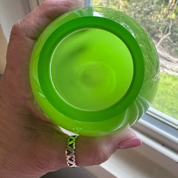 Mid Century Vintage Green Decorative Glass Vase - Picture 7 of 8